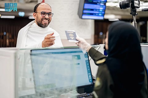 «الجوازات» تواصل استقبال ضيوف الرحمن القادمين لأداء مناسك العمرة عبر المنافذ الدولية