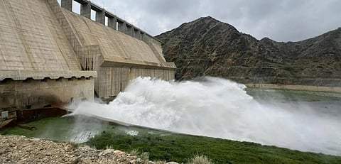 فتح بوابات سد وادي بيش لاستيعاب كميات المياه الواردة من الأمطار