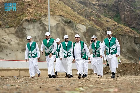 رئيس هيئة الطرق يتفقّد مشاريع منطقة الباحة