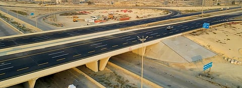 «العامة للطرق»: افتتاح الحركة المرورية على تقاطع طريق «صفوى - المطار» مع طريق أبوحدرية