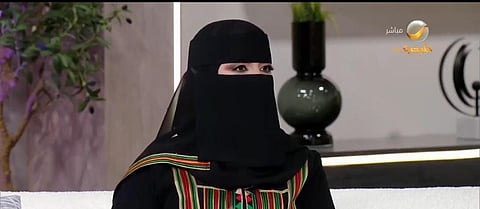 خبيرة المظهر منيرة العبدالله تعلّق على أزياء بعض المشاهير