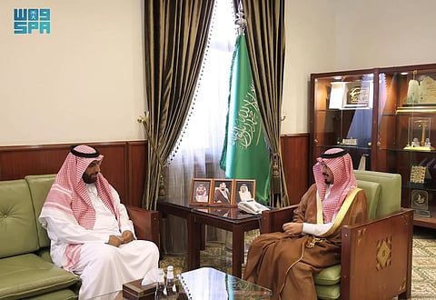 محافظ الخرج يستقبل مدير إدارة مكافحة المخدرات بالمحافظة بمناسبة انتهاء فترة عمله