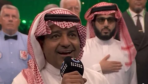 راشد الماجد يؤدي النشيد الملكي السعودي