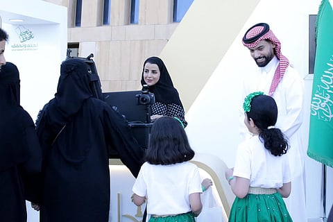 «الأحوال المدنية» تشارك في فعالية وزارة الداخلية «عز الوطن3» احتفاءً باليوم الوطني الـ 94 للمملكة