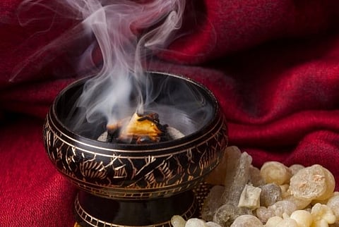 استشارى قلب يحذر من تبخير المنازل بـ«لبان الدكر»: معلومة خاطئة