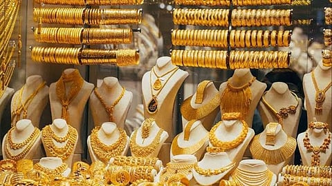 سعر الذهب في السعودية اليوم السبت 7-5- 1446 لكل الأعيرة