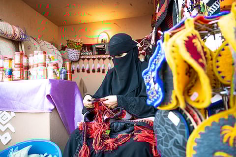 تأهيل 300 متدربة على 7 حرف في منطقة الجوف