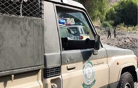 دوريات المجاهدين بجازان تقبض على شخص لترويجه القات