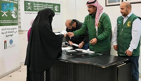 «سلمان للإغاثة» يوزع الكفالات الشهرية على الأيتام بالأردن