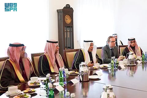 خلال الزيارة