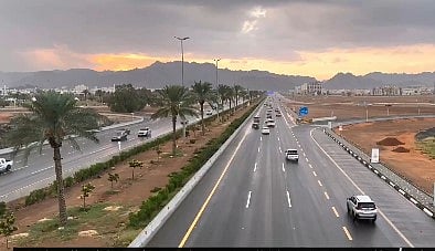 «الأرصاد» عن طقس الأحد: انخفاض في الحرارة ورياح نشطة على عدة مناطق