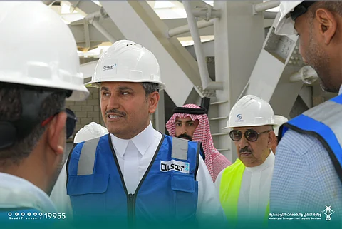 وزير النقل يطلع على مراحل الإنجاز في مشروع مطار جازان الجديد