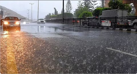 "مركز الأرصاد" يصدر تنبيهًا من أمطار غزيرة ورياح شديدة على منطقة الباحة