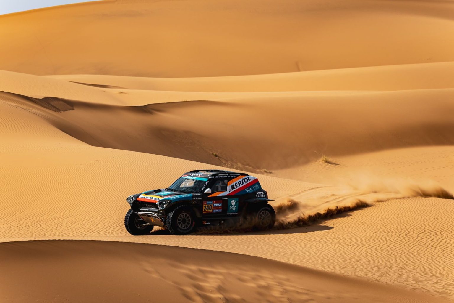 سابع مراحل رالي داكار.. الراجحي يقلّص الفارق في الترتيب العام