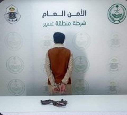 شرطة عسير تقبض على شخص لإطلاقه النار في الهواء في مناسبة اجتماعية