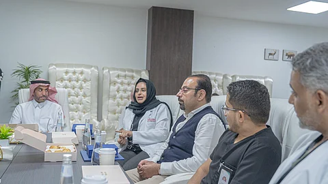 بالصور.. تدشين جهاز الايكمو بالعناية المركزة بمستشفى الأمير محمد بن ناصر