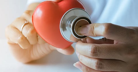 «قد يؤدي لتوقفه نهائيًا».. استشاري يحذر من تأثير التوتر الشديد على القلب