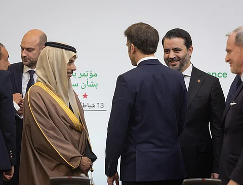 خلال الحوار