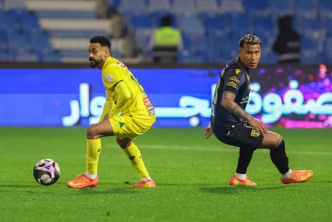 التعاون يخطف فوزًا قاتلًا على الخليج في دوري المحترفين السعودي