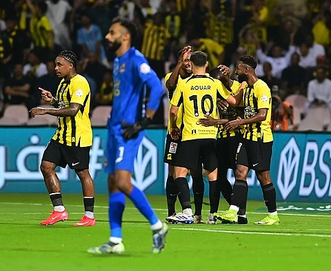 الاتحاد يفوز على الوحدة 4-1 ويبتعد بصدارة الترتيب بفارق 4 نقاط عن الهلال