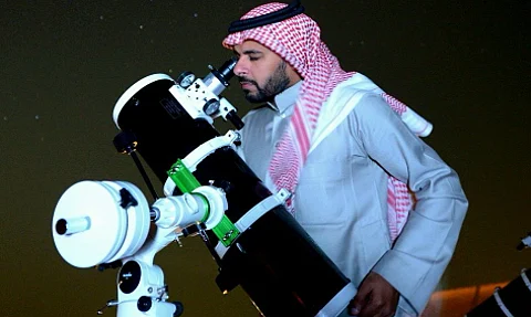 ظروف ترائي هلال شهر رمضان