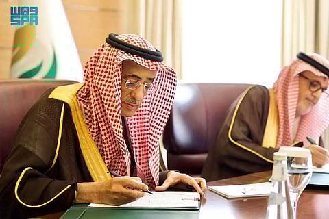 خلال التوقيع