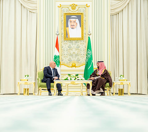 خلال الجلسة