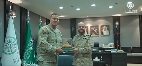 رئيس الأركان العامة يستقبل قائد القيادة المركزية الأمريكية