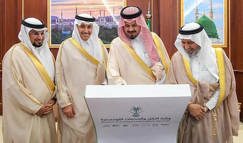 أمير المدينة المنورة يدشّن 4 مشاريع للطرق بالمنطقة