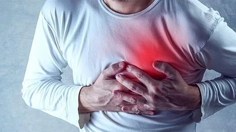 استشاري قلب: 5 علامات على خطورة الخفقان