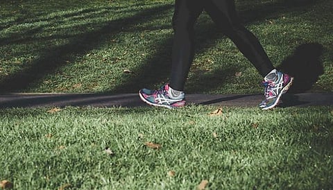 «الصحة» تكشف 6 فوائد للمشي بعد الإفطار بساعتين