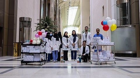 طيران ناس يعايد الأطفال في أكثر من 5 مستشفيات بألف هدية