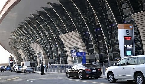 مطار الملك عبدالعزيز للمعتمرين: تأكدوا من شراء ماء زمزم من نقاط البيع الرسمية