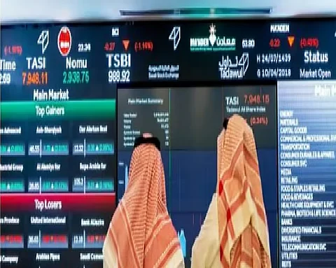 الأسهم السعودية تقلص خسائرها إلى 1% رغم ضغوط الأسواق العالمية