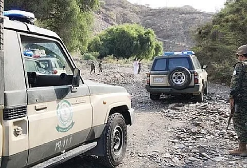 دوريات الأفواج الأمنية