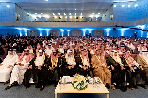 الأمير محمد بن خالد يرعى حفل تخرج طلاب "الدراسات العليا" بجامعة الفيصل
