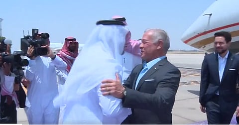 ملك الأردن يصل إلى جدة.. ونائب أمير مكة في مقدمة مستقبليه