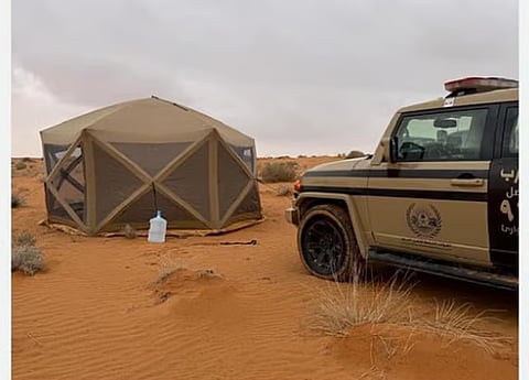 القوات الخاصة للأمن البيئي تضبط مواطنًا لارتكابه مخالفة التخييم في منطقة عسير