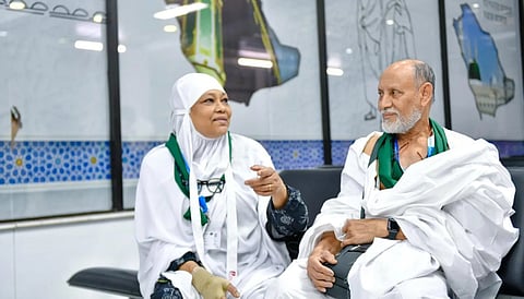 زوجان بنجلاديشيان .. رحلة من أمريكا إلى مكة المكرمة لأداء الحجة الأولى عبر مبادرة طريق مكة