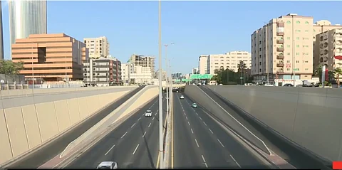 حركة مرور سلسة على طريق الملك عبد الله في جدة