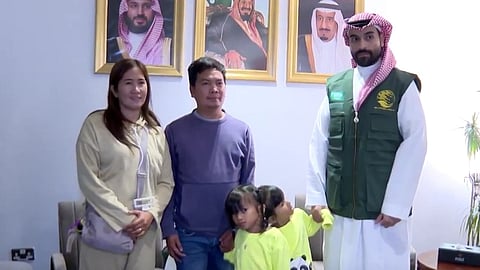 والدة التوأم الملتصق الفلبيني: ممتنون للمملكة على ما قدمته لنا (فيديو)