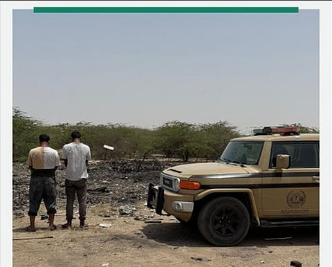 ضبط مخالفين لنظام البيئة لحرقهما مخلفات عشوائية في منطقة مكة المكرمة