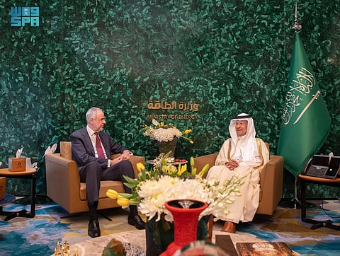 وزير الطاقة يبحث فرص التعاون المناخي مع رئيس «COP30» في الرياض