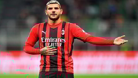 نجم ميلان يقترب من الهلال قبل كأس العالم للأندية