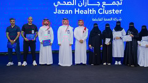 بالصور.. الرئيس التنفيذي لتجمع جازان الصحي يرعى الحفل السنوي للتمريض بمناسبة اليوم العالمي للتمريض 2025