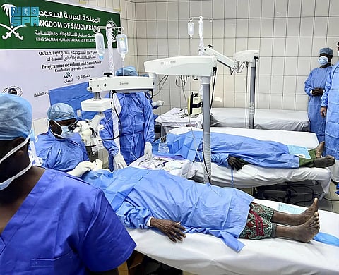 مركز الملك سلمان للإغاثة ينفذ مشروع نور السعودية التطوعي لمكافحة العمى في بوركينا فاسو