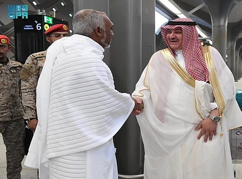 بالصور.. رئيس جمهورية المالديف يغادر المدينة المنورة