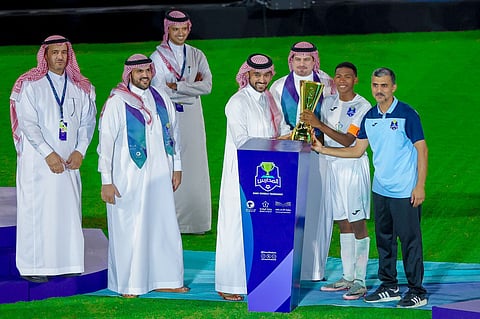 «تعليم الرياض» يحصد الذهب .. الحافظ الحكمي تتوَّج ببطولة نخبة دوري المدارس تحت 15 عامًا