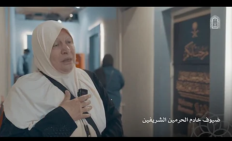 ضيوف خادم الحرمين الشريفين يوثقون رحلتهم الإيمانية من جدة إلى عرفات ومزدلفة وصولاً لمنى ويعبّرون عن شكرهم للمملكة