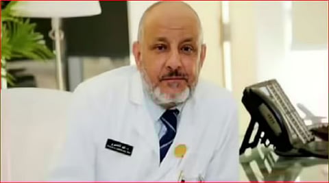 «الخضيري»: لا يوجد فائدة طبية أو علمية من سوار الطاقة لليد